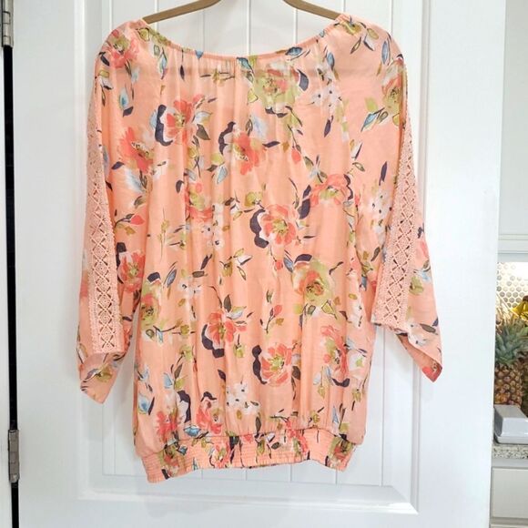 Hope and Harlow Womans Lace Trim Floral Blouse, Size Large - Picture 6 of 6